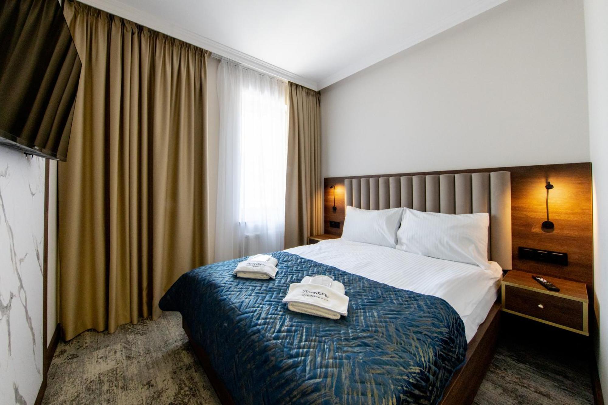 Sleep&Fly Okecie Warsaw Airport Bed & Breakfast Exterior photo